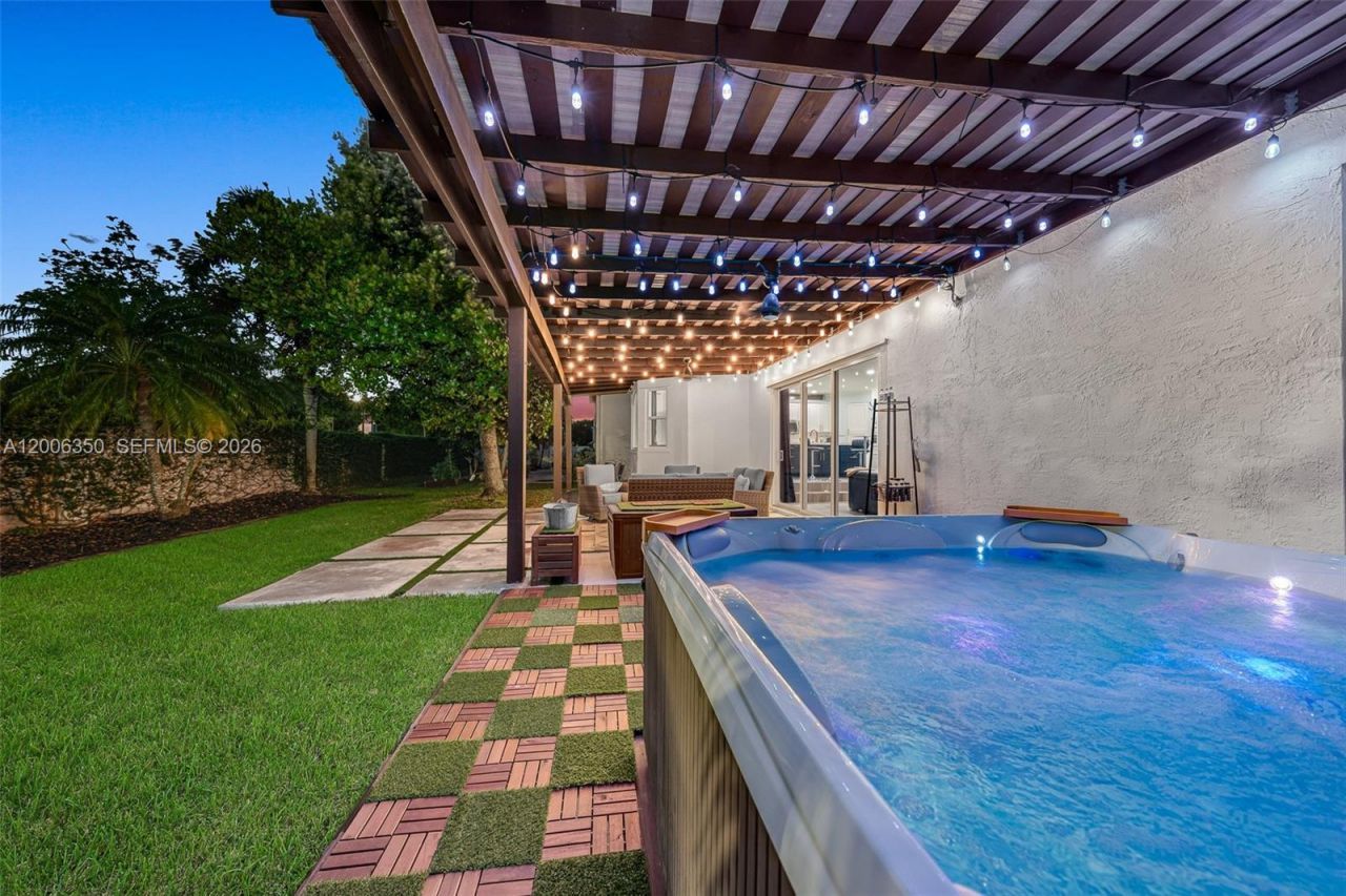 16818 SW 16th St, Pembroke Pines, FL 33027 Photo