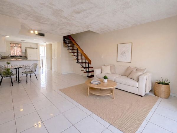 8870 Fontainebleau Blvd, Unit 409, Miami, FL 33172