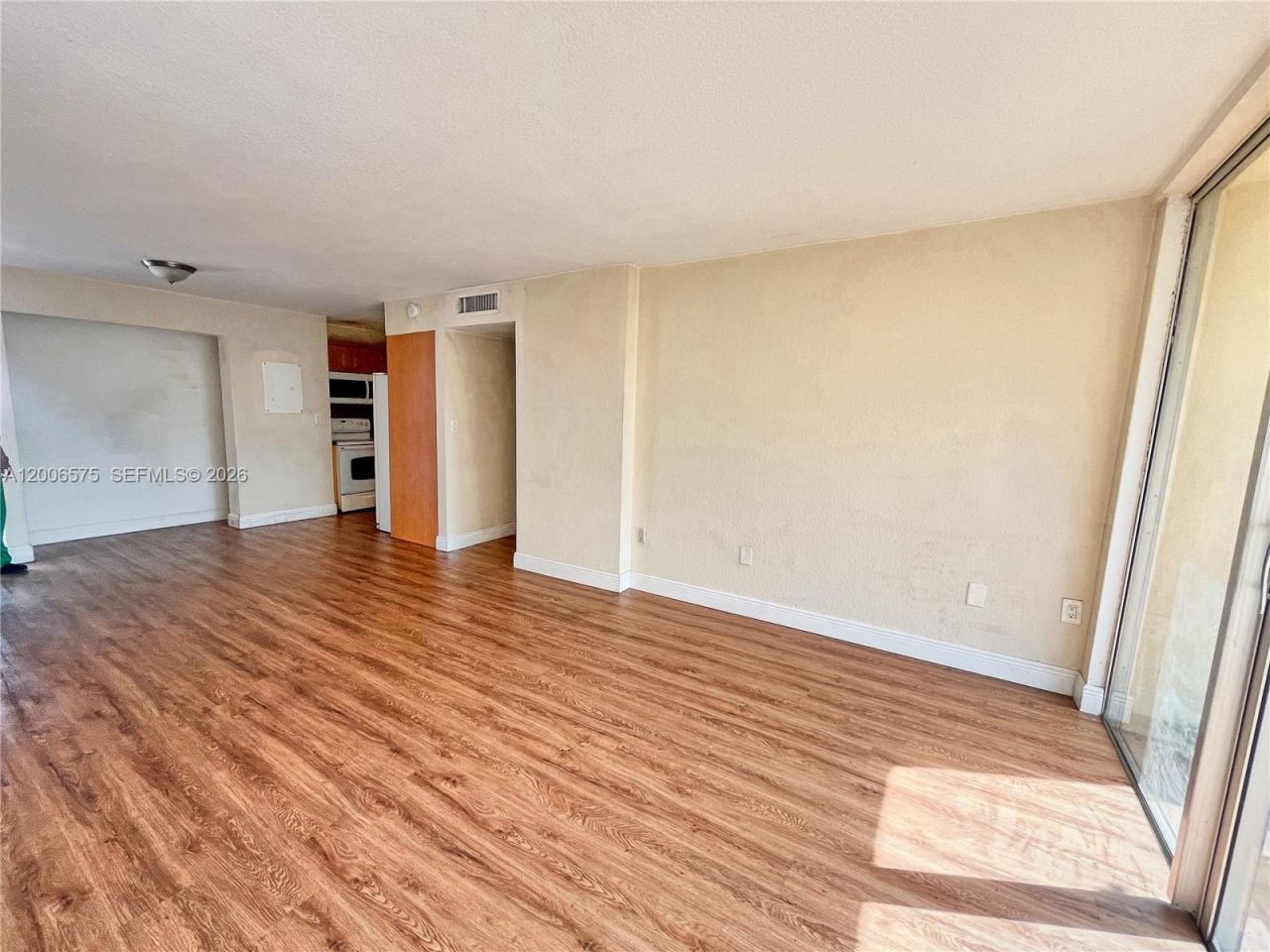 8870 Fontainebleau Blvd, Unit 409, Miami, FL 33172 Photo