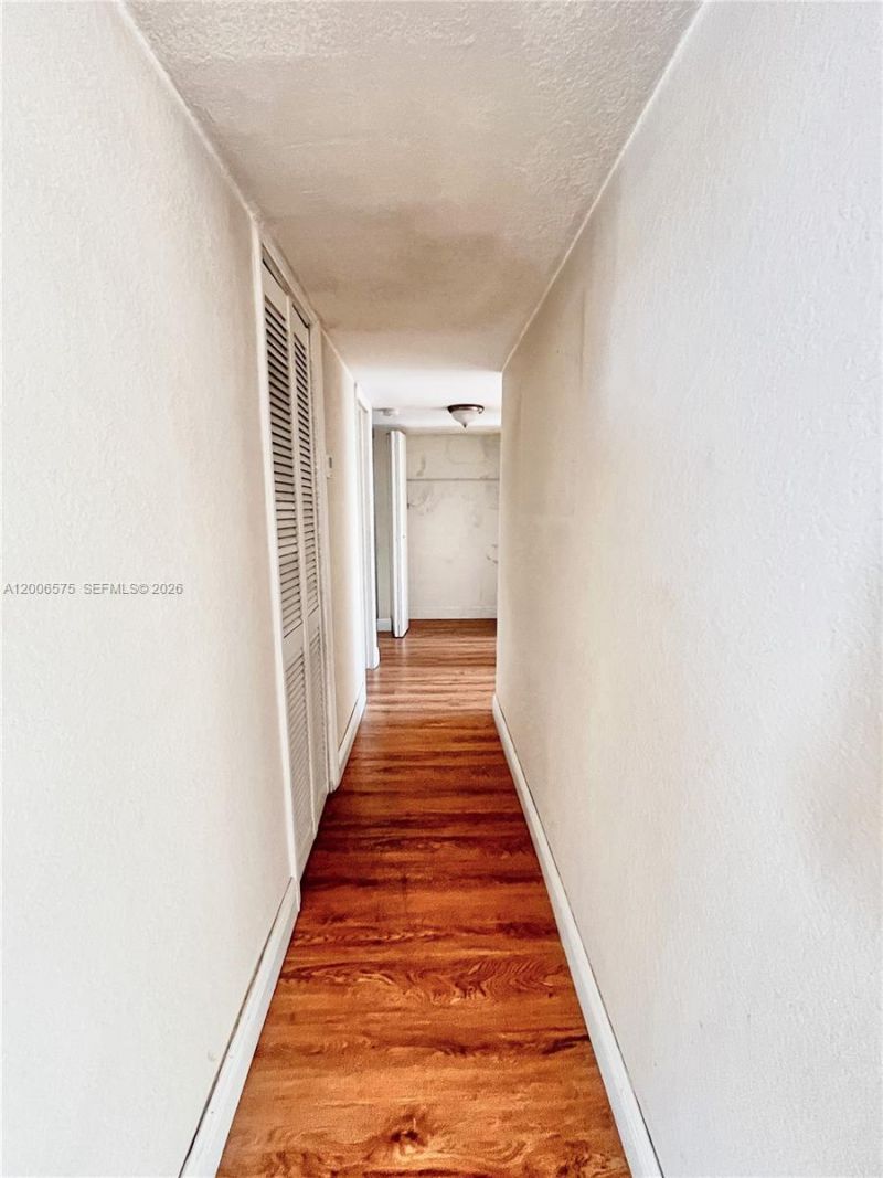 8870 Fontainebleau Blvd, Unit 409, Miami, FL 33172 Photo
