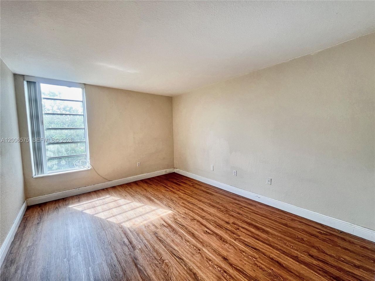 8870 Fontainebleau Blvd, Unit 409, Miami, FL 33172 Photo