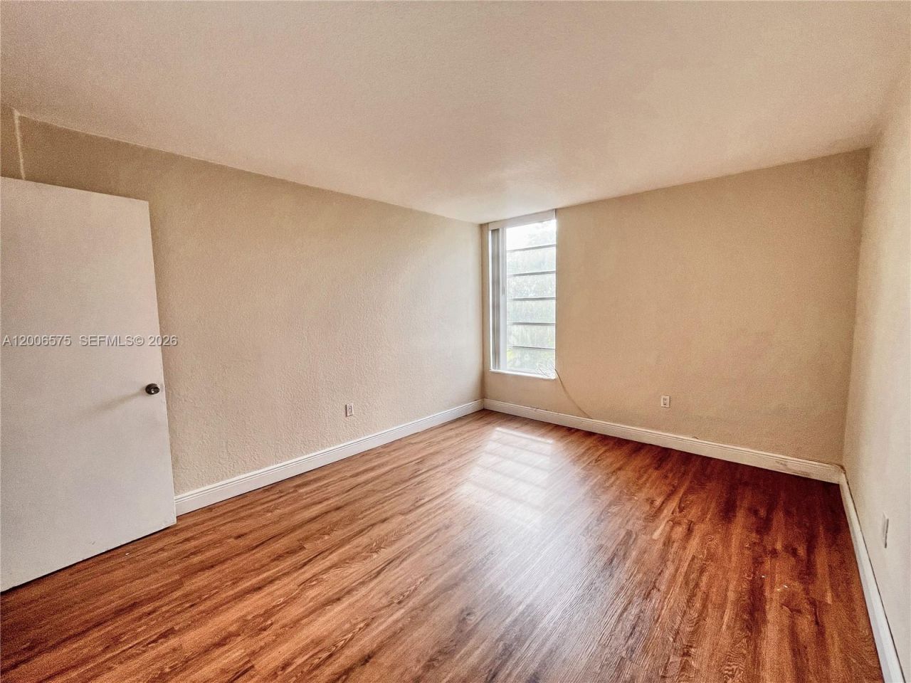 8870 Fontainebleau Blvd, Unit 409, Miami, FL 33172 Photo