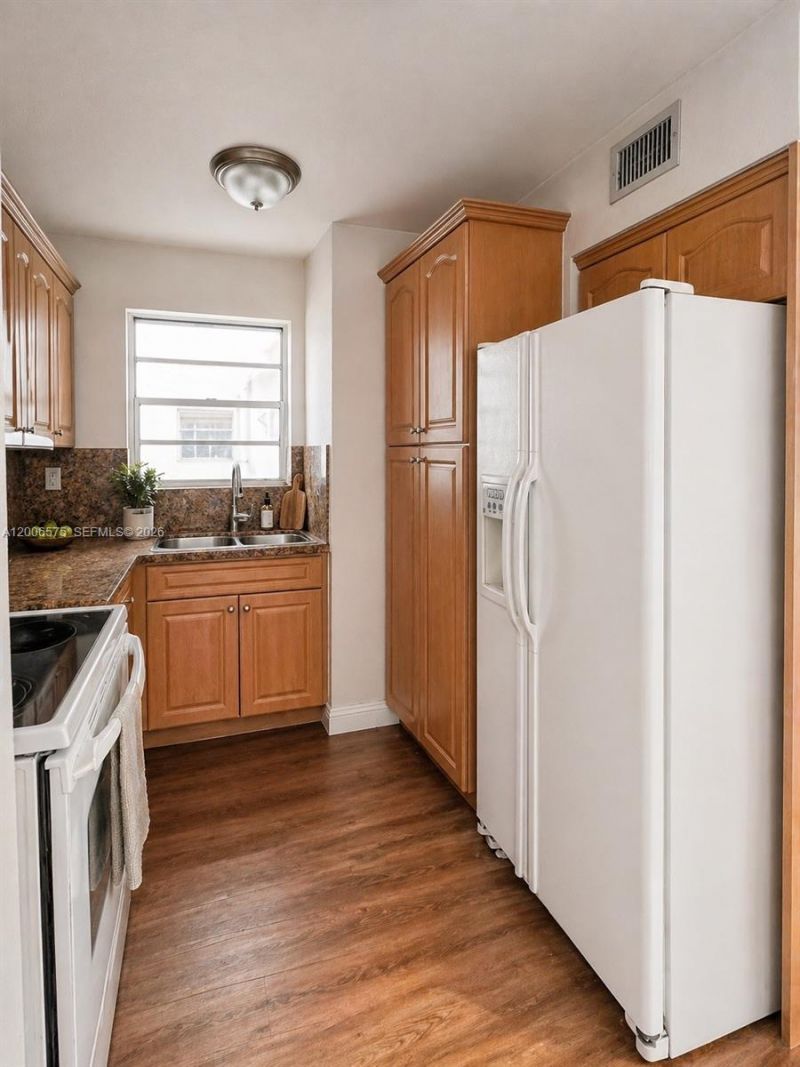 8870 Fontainebleau Blvd, Unit 409, Miami, FL 33172 Photo
