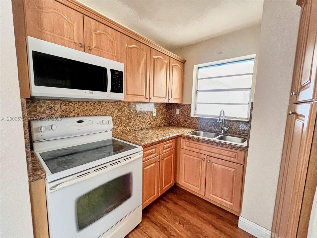 8870 Fontainebleau Blvd, Unit 409, Miami, FL 33172 Photo