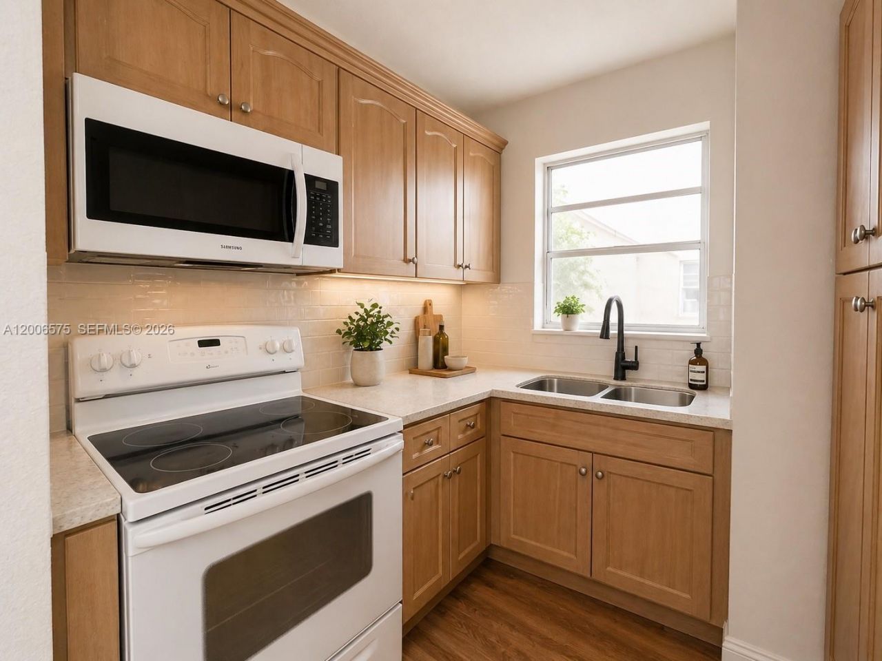 8870 Fontainebleau Blvd, Unit 409, Miami, FL 33172 Photo