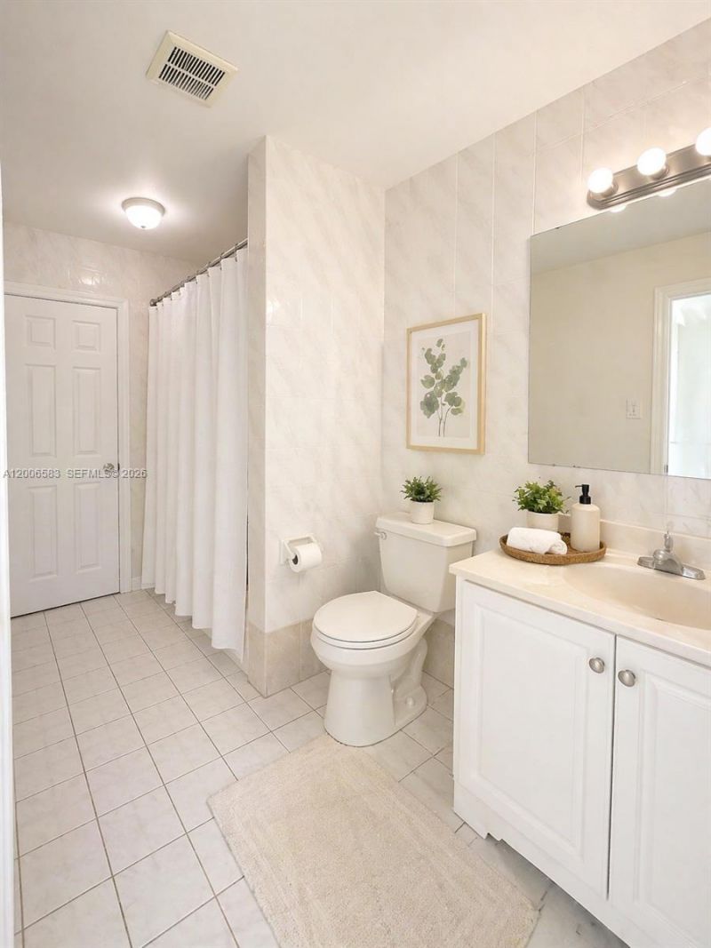 3896 NW 207 St, Unit 1, Miami Gardens, FL 33055 Photo