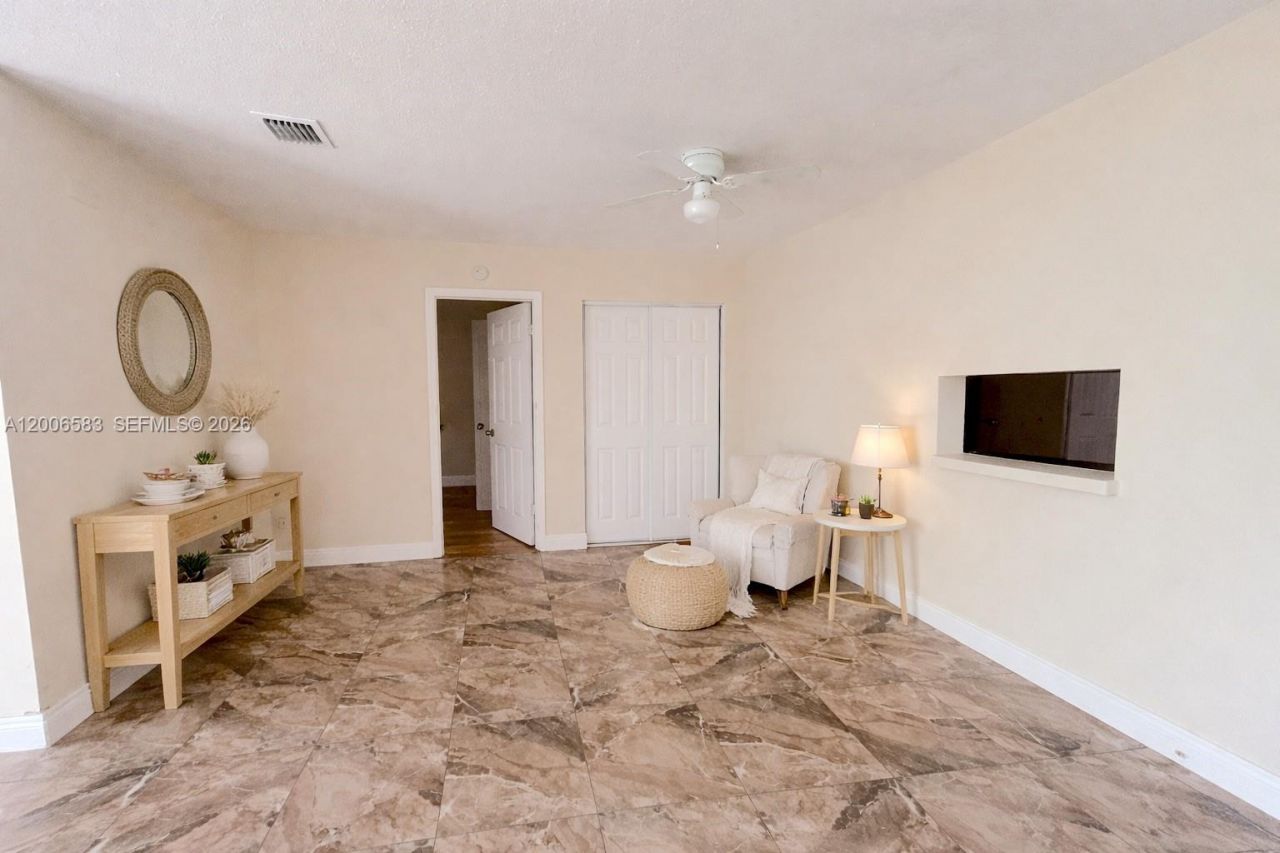 3896 NW 207 St, Unit 1, Miami Gardens, FL 33055 Photo