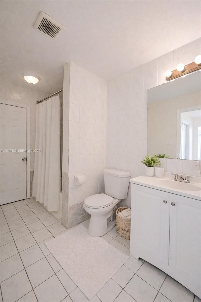 3896 NW 207 St, Unit 1, Miami Gardens, FL 33055 Photo