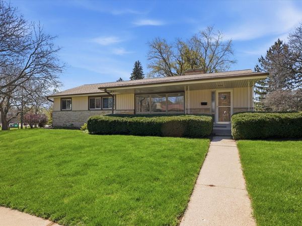 6909 Darnell Ln, Greendale, WI 53129