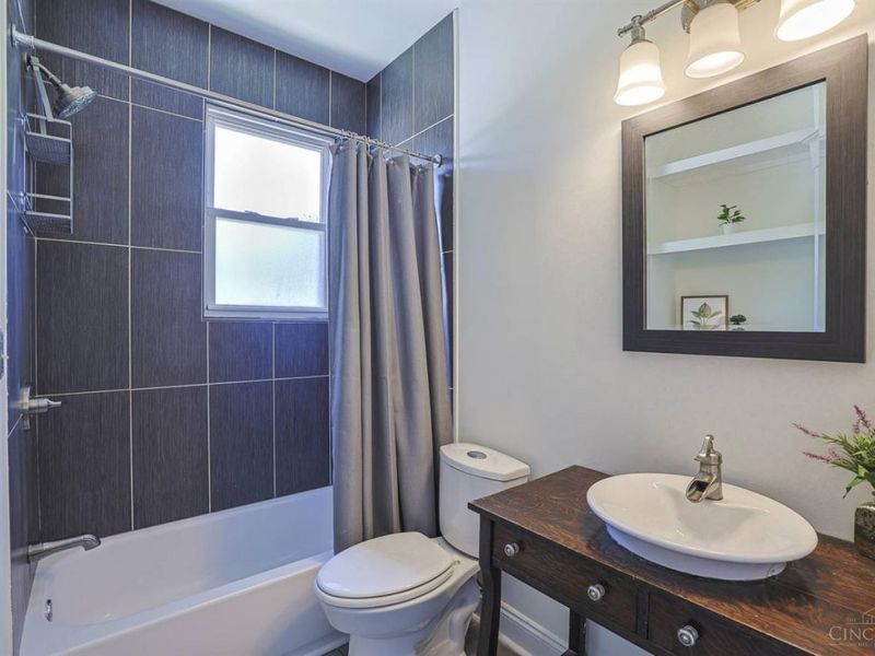 4150 Maple Drive, Cincinnati, OH 45209 Photo 18