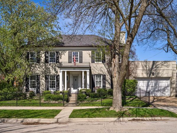 6103 N Kirkwood Avenue , Chicago, IL 60646