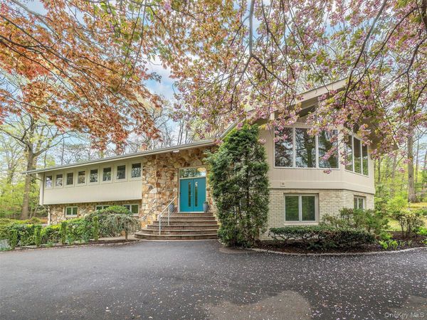 7 Southeast Road , Sands Point, NY 11050