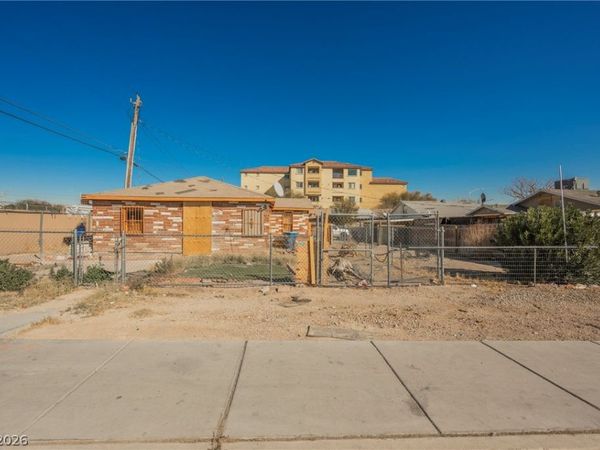 1220 E Ogden Avenue , Las Vegas, NV 89101