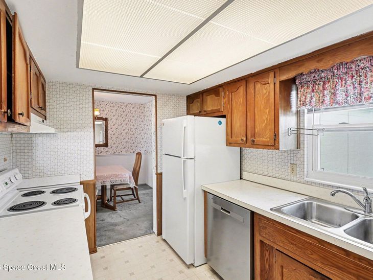 979 Kings Post Road, Rockledge, FL 32955
