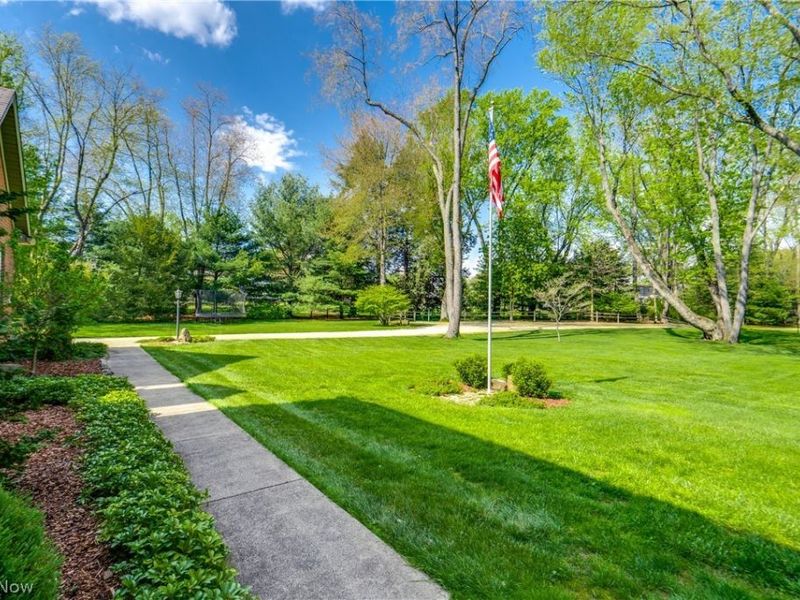 5137 Plain Center Avenue NE, Canton, OH 44714 Photo 3