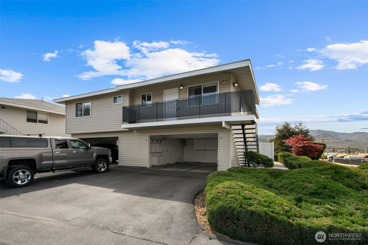 100 Simon Street, Unit 32, East Wenatchee, WA 98802 Main Photo