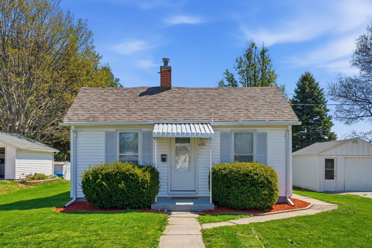 620 N Meadow Street , Geneseo, IL 61254