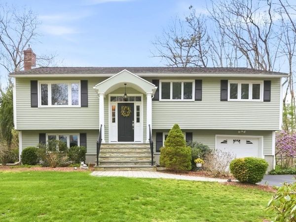11 Sunrise Road, Foxboro, MA 02035