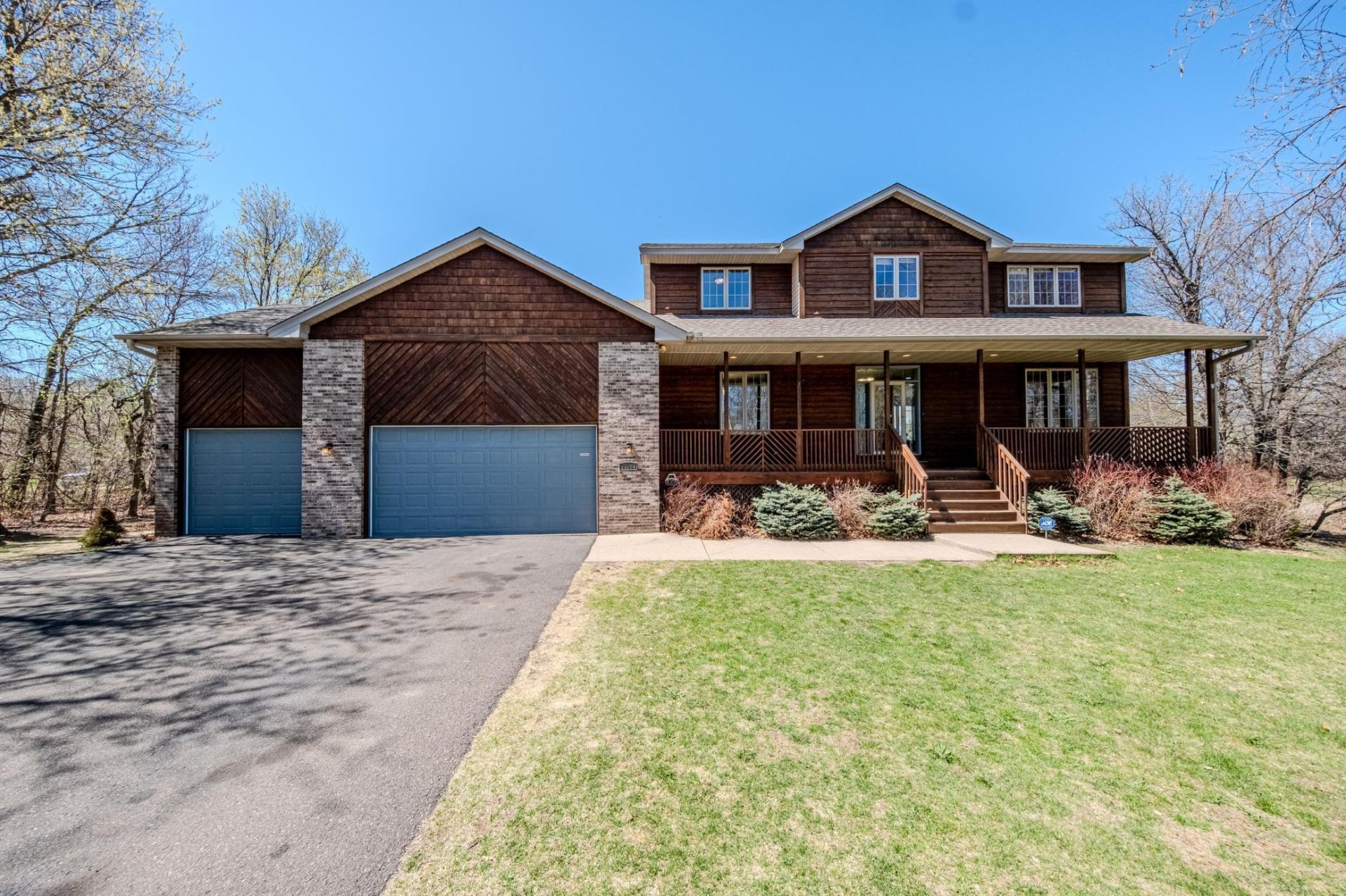 25164 Lincoln Drive NE, Isanti, MN 55040