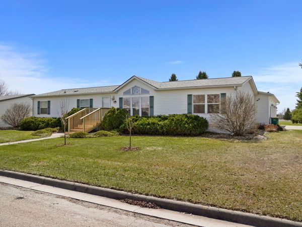 4 4th Avenue SE, Gwinner, ND 58040