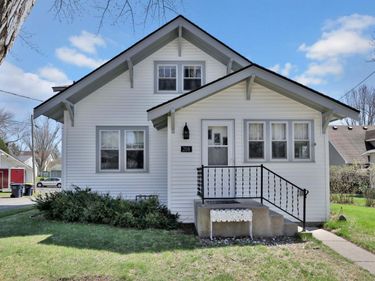 208 Center Avenue, Center City, MN 55012