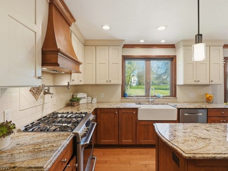 7308 Arborwood Drive , Hudson, OH 44236 Photo 8