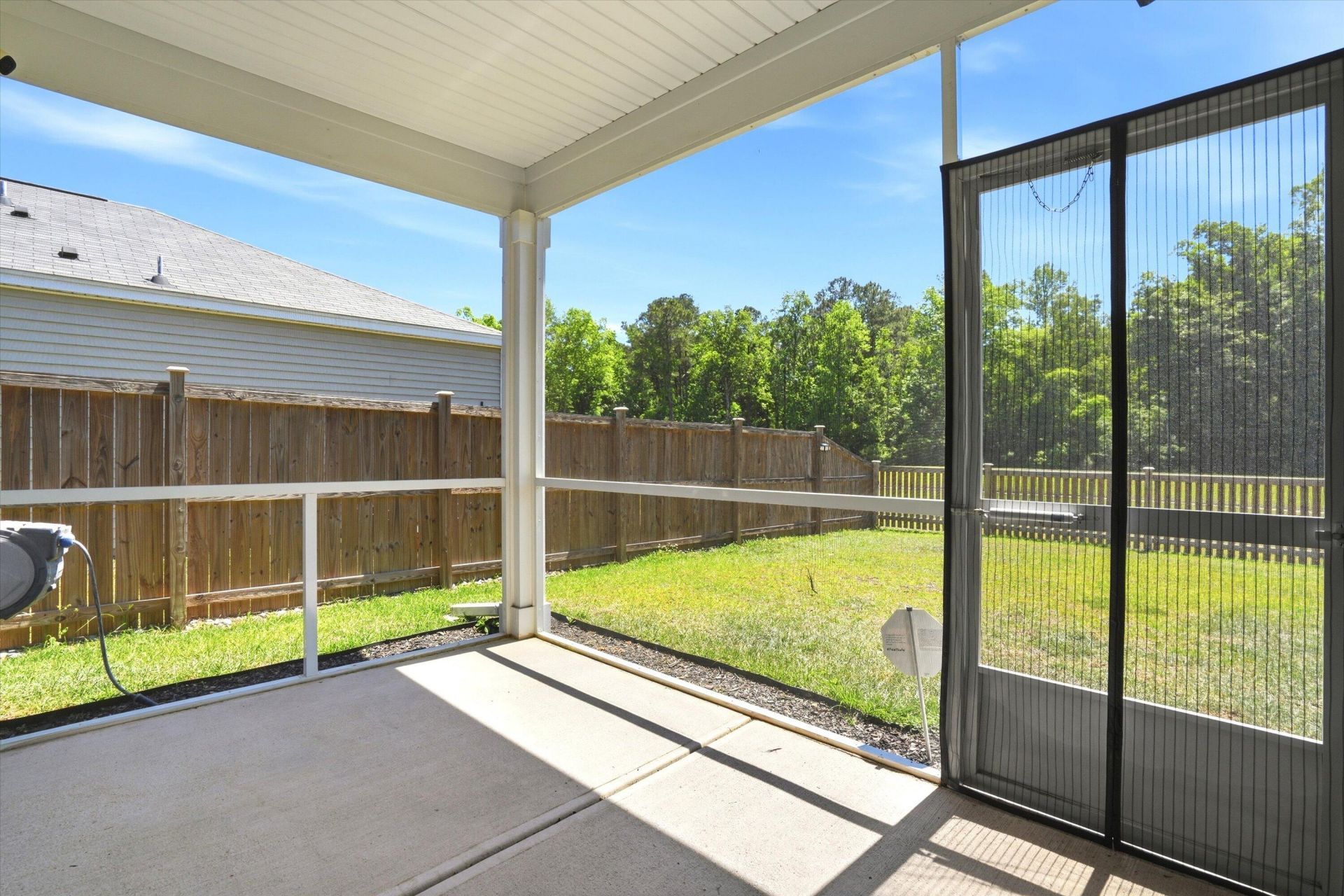 155 Cloverleaf Street Photo 24