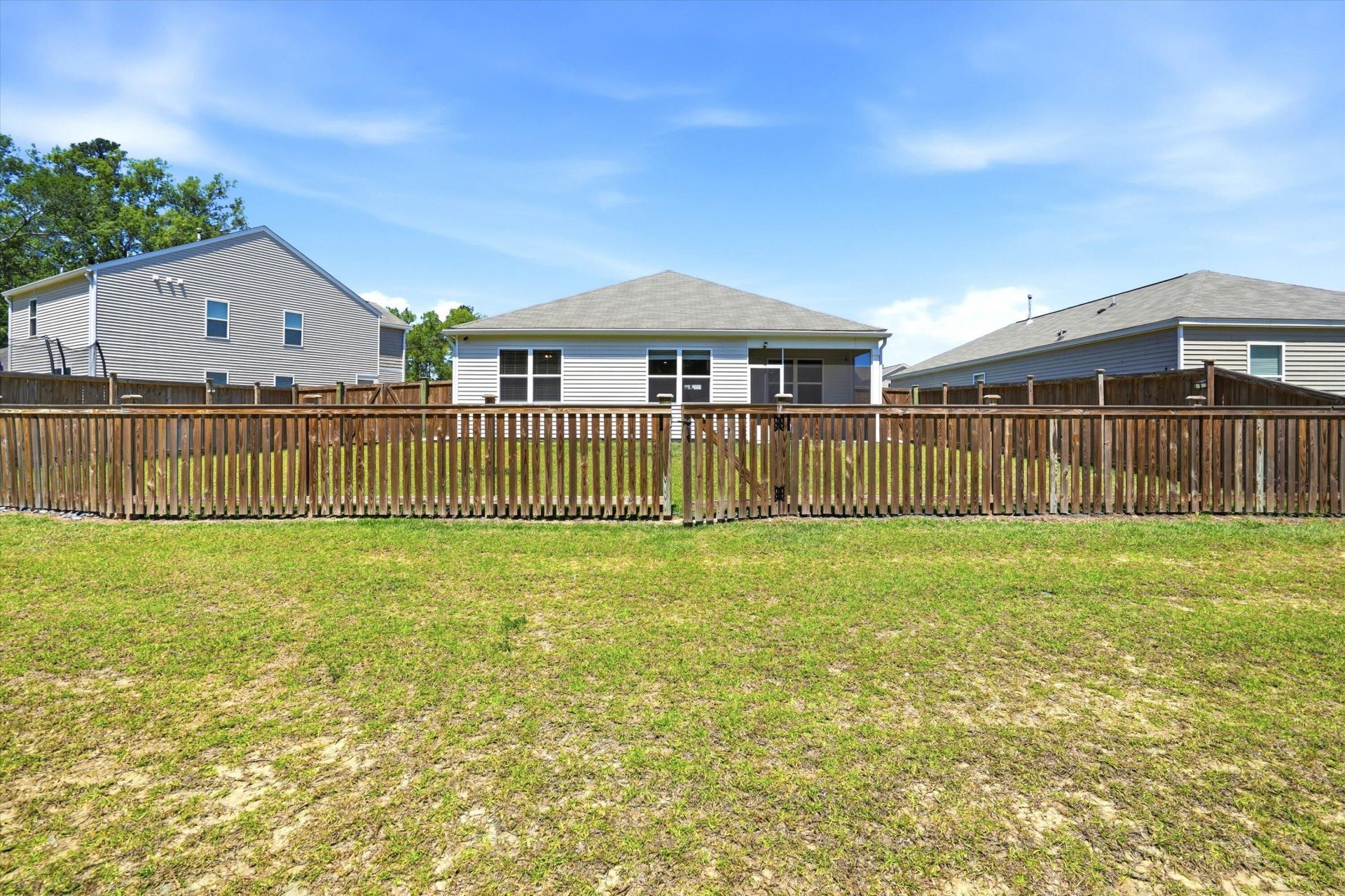 155 Cloverleaf Street Photo 25