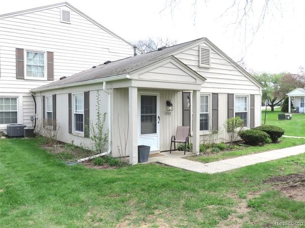 2662 Wildwood Court , Lake Orion Vlg, MI 48360