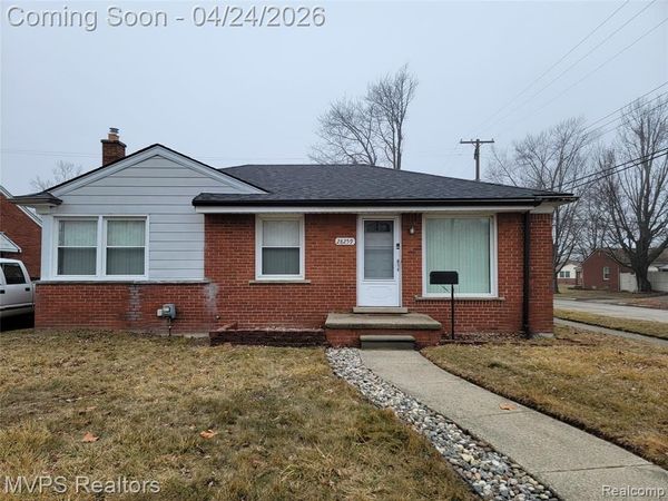 28259 Floral Street , Roseville, MI 48066