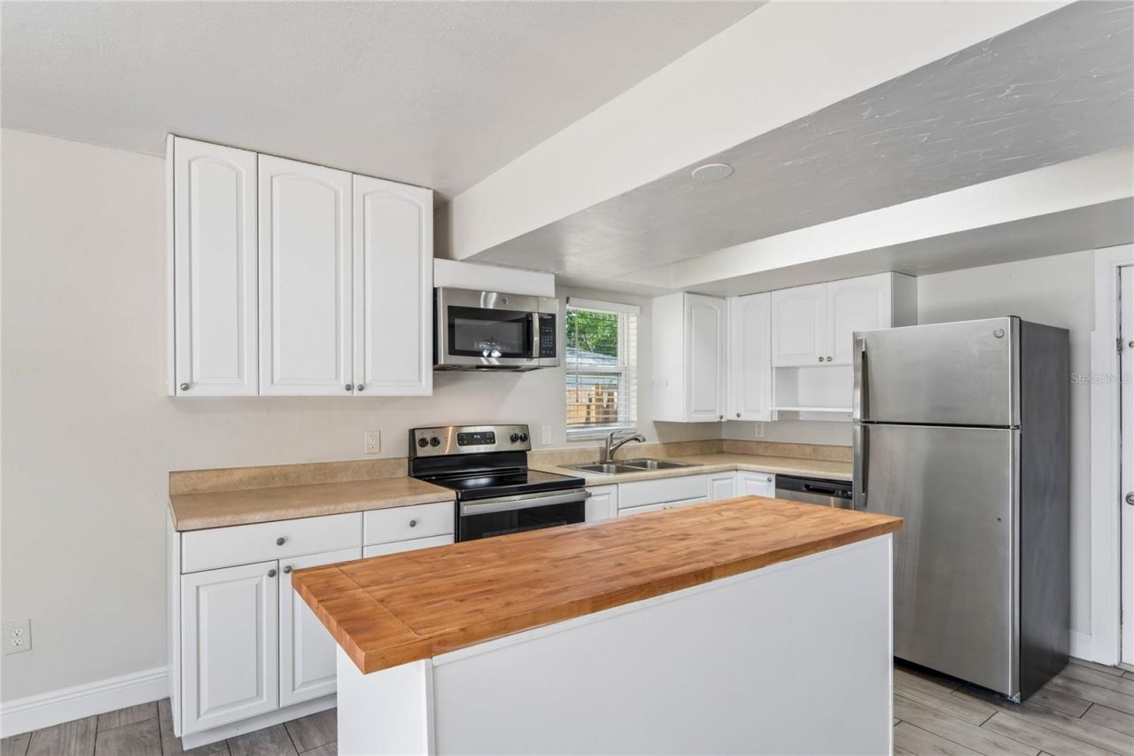 17734 Rivendel Road , Lutz, FL 33549 Photo