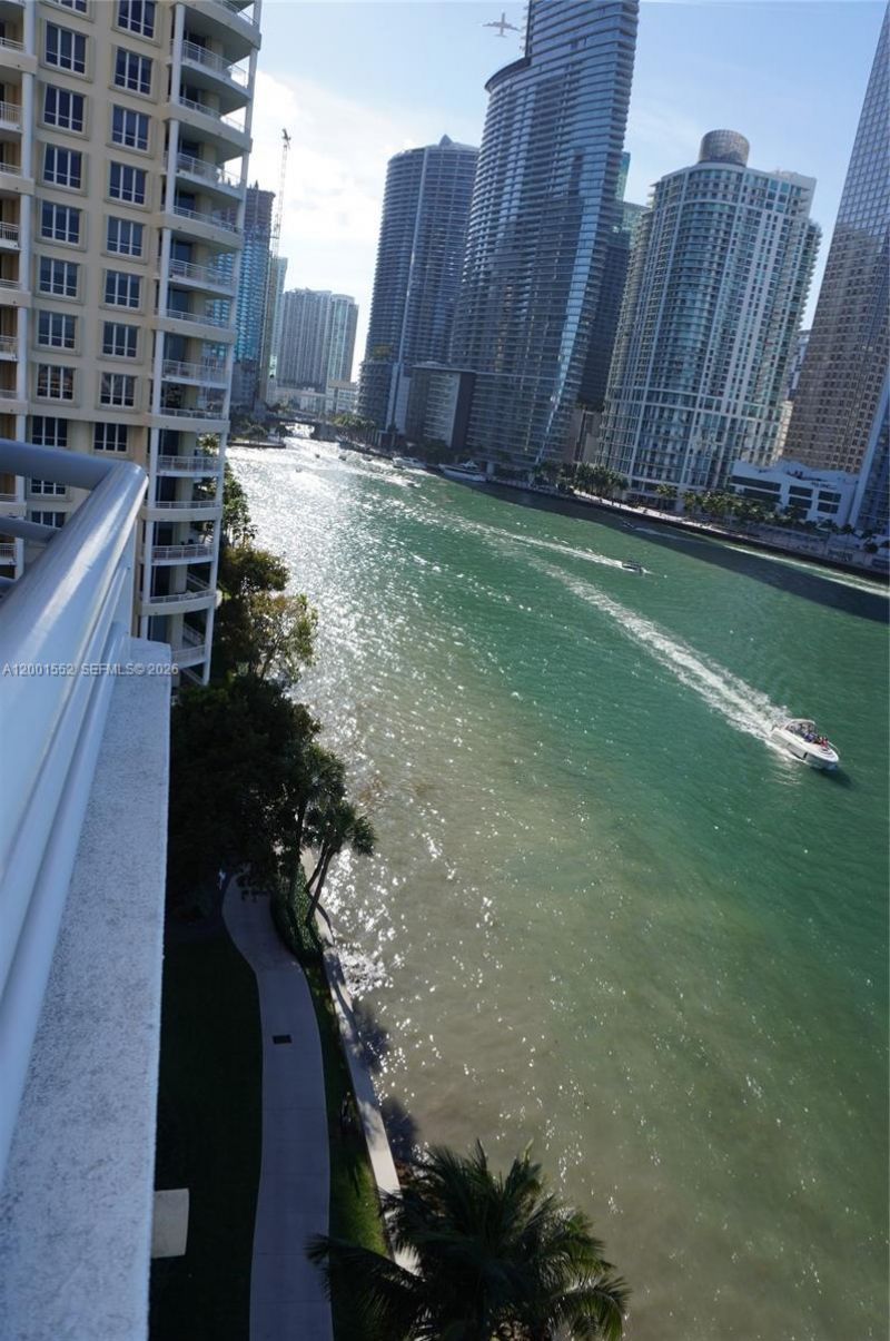 848 Brickell Key Dr, Unit 806, Miami, FL 33131 Photo