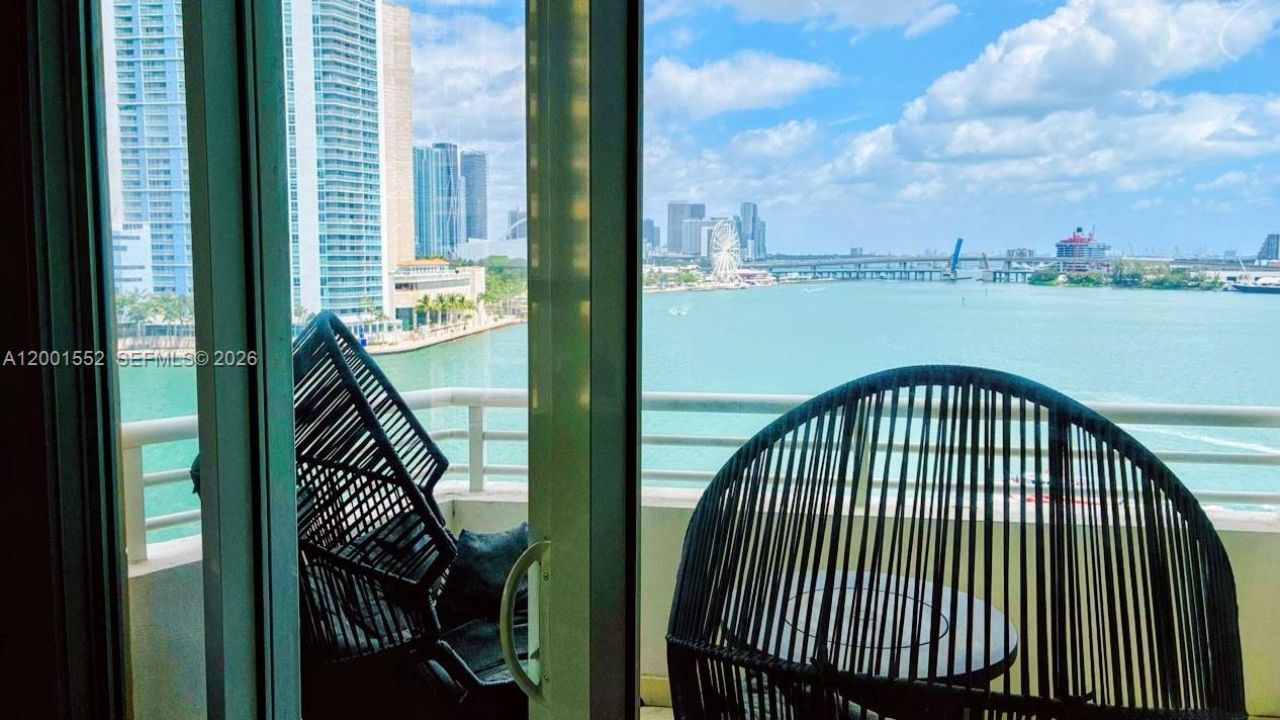 848 Brickell Key Dr, Unit 806, Miami, FL 33131 Photo