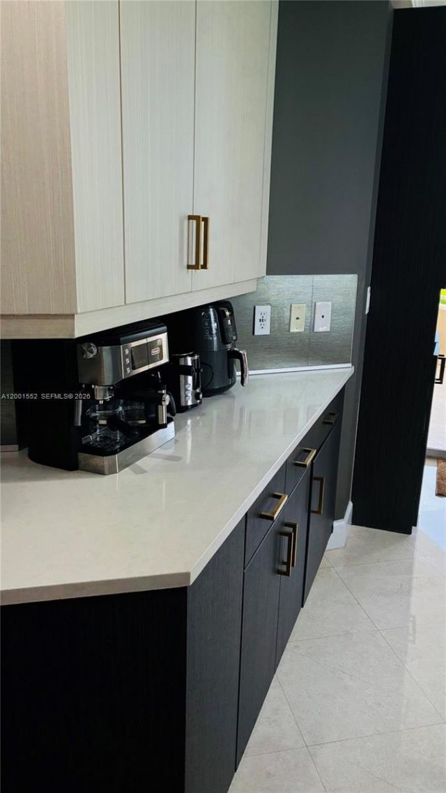 848 Brickell Key Dr, Unit 806, Miami, FL 33131 Photo