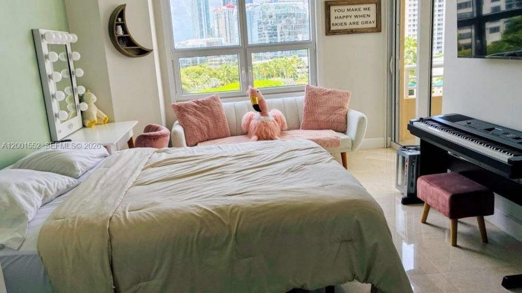 848 Brickell Key Dr, Unit 806, Miami, FL 33131 Photo