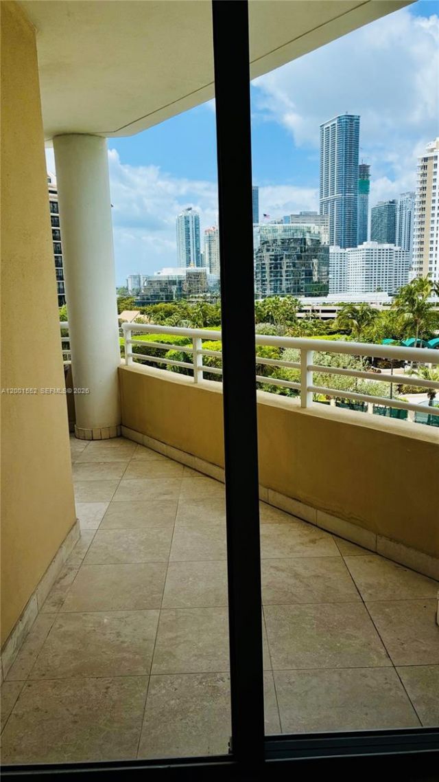 848 Brickell Key Dr, Unit 806, Miami, FL 33131 Photo