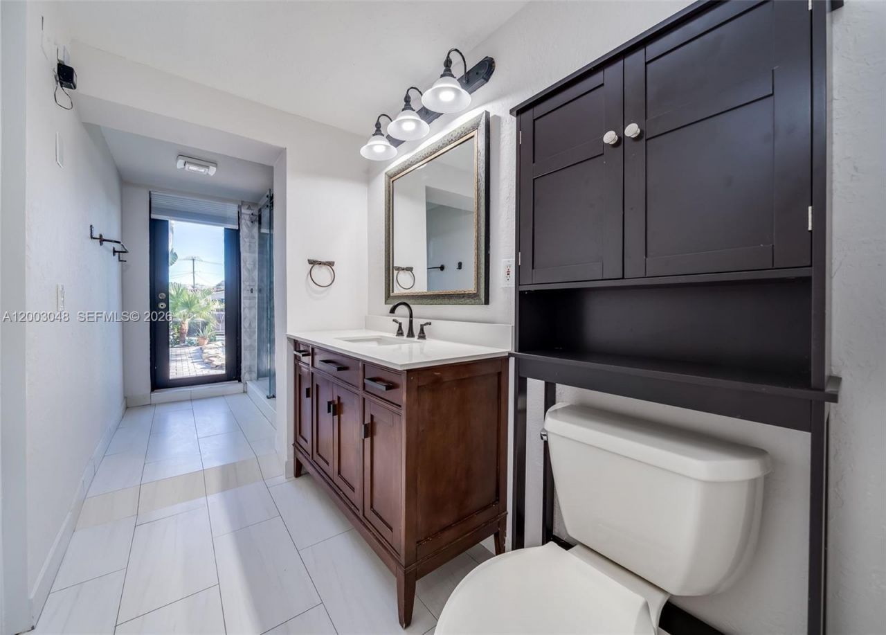 1704 SW 5th Ct, Fort Lauderdale, FL 33312 Photo