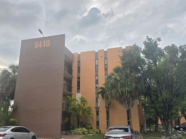 9410 W Flagler St , Unit 111, Miami, FL 33174
