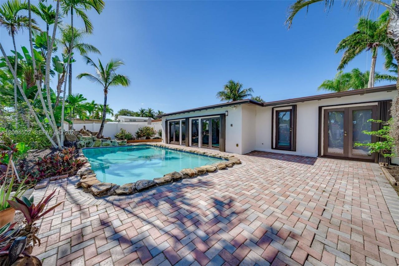 1704 SW 5th Ct , Fort Lauderdale, FL 33312 Photo