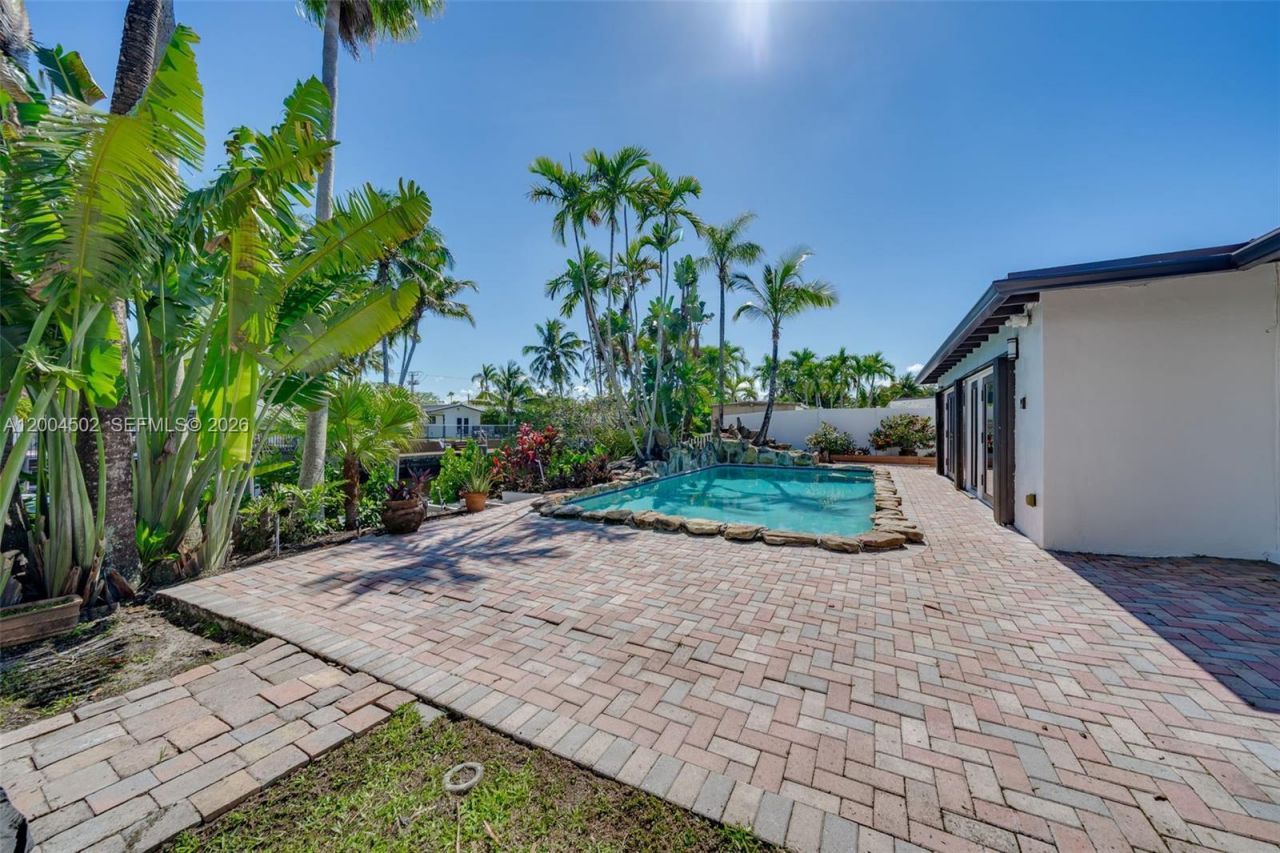 1704 SW 5th Ct , Fort Lauderdale, FL 33312 Photo