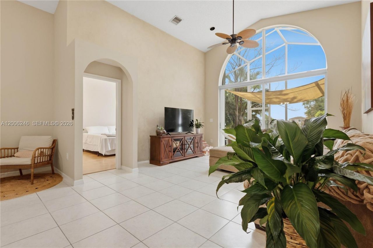 16284 NW 24th St, Pembroke Pines, FL 33028 Photo