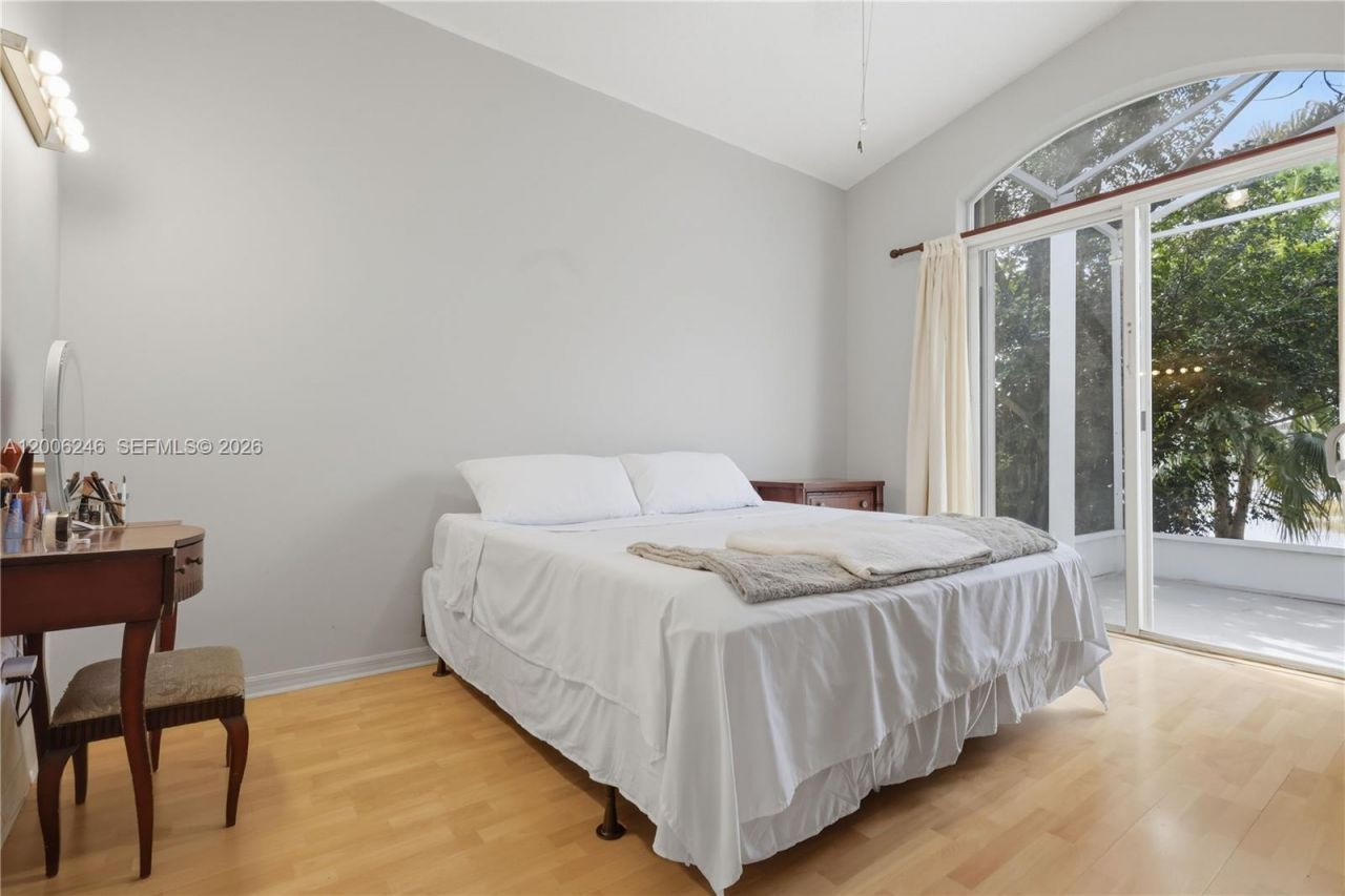 16284 NW 24th St, Pembroke Pines, FL 33028 Photo