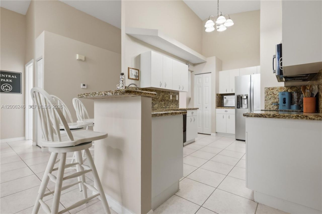 16284 NW 24th St, Pembroke Pines, FL 33028 Photo