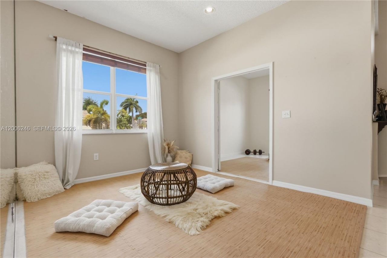 16284 NW 24th St, Pembroke Pines, FL 33028 Photo