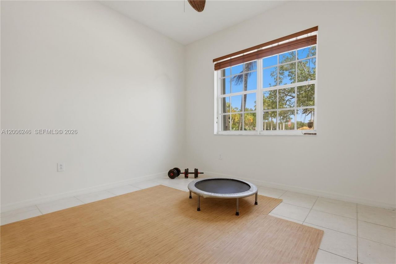 16284 NW 24th St, Pembroke Pines, FL 33028 Photo