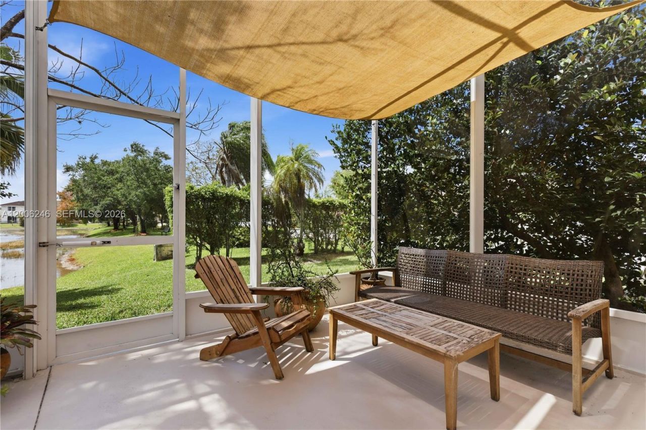 16284 NW 24th St, Pembroke Pines, FL 33028 Photo