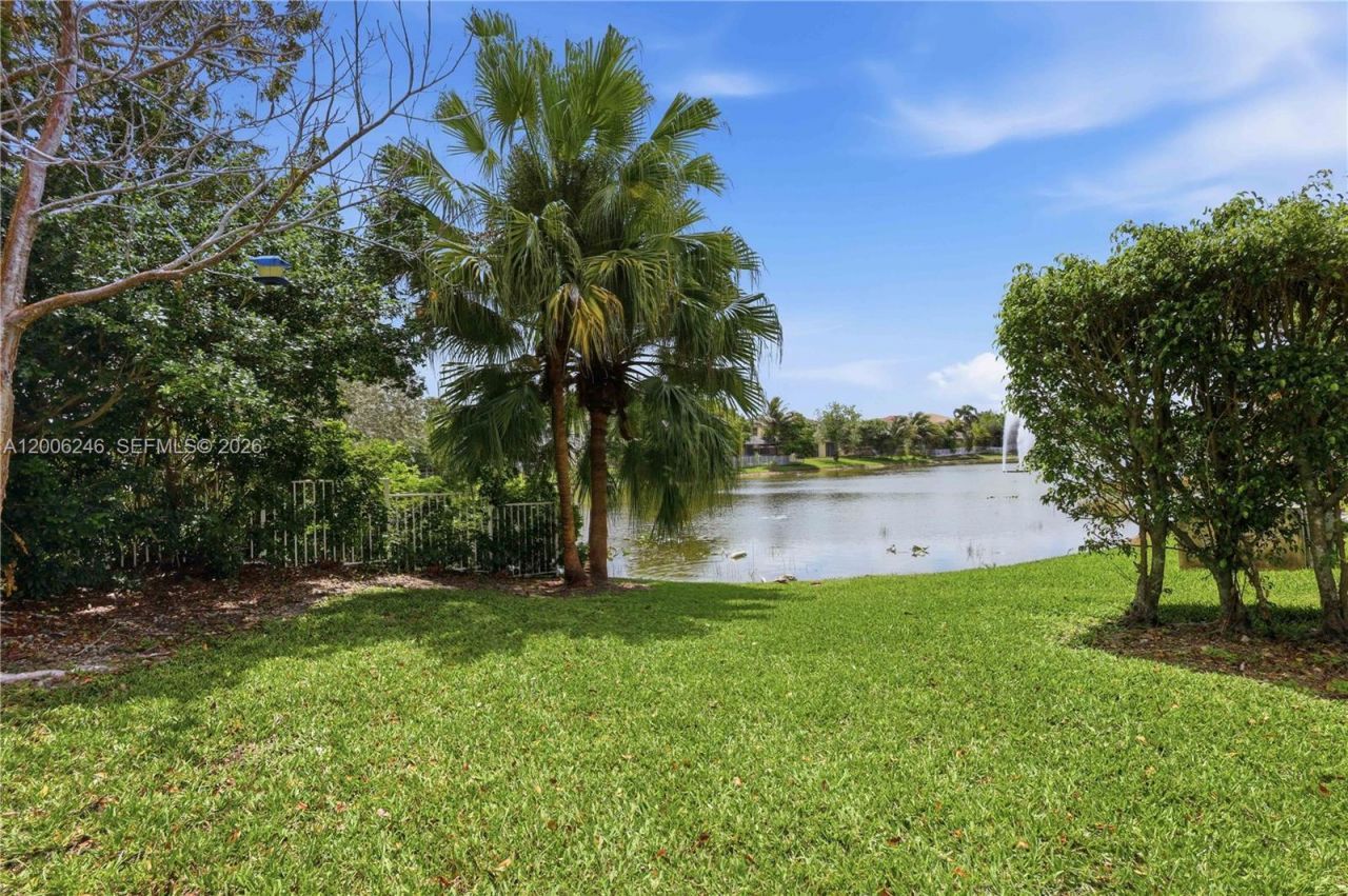 16284 NW 24th St, Pembroke Pines, FL 33028 Photo
