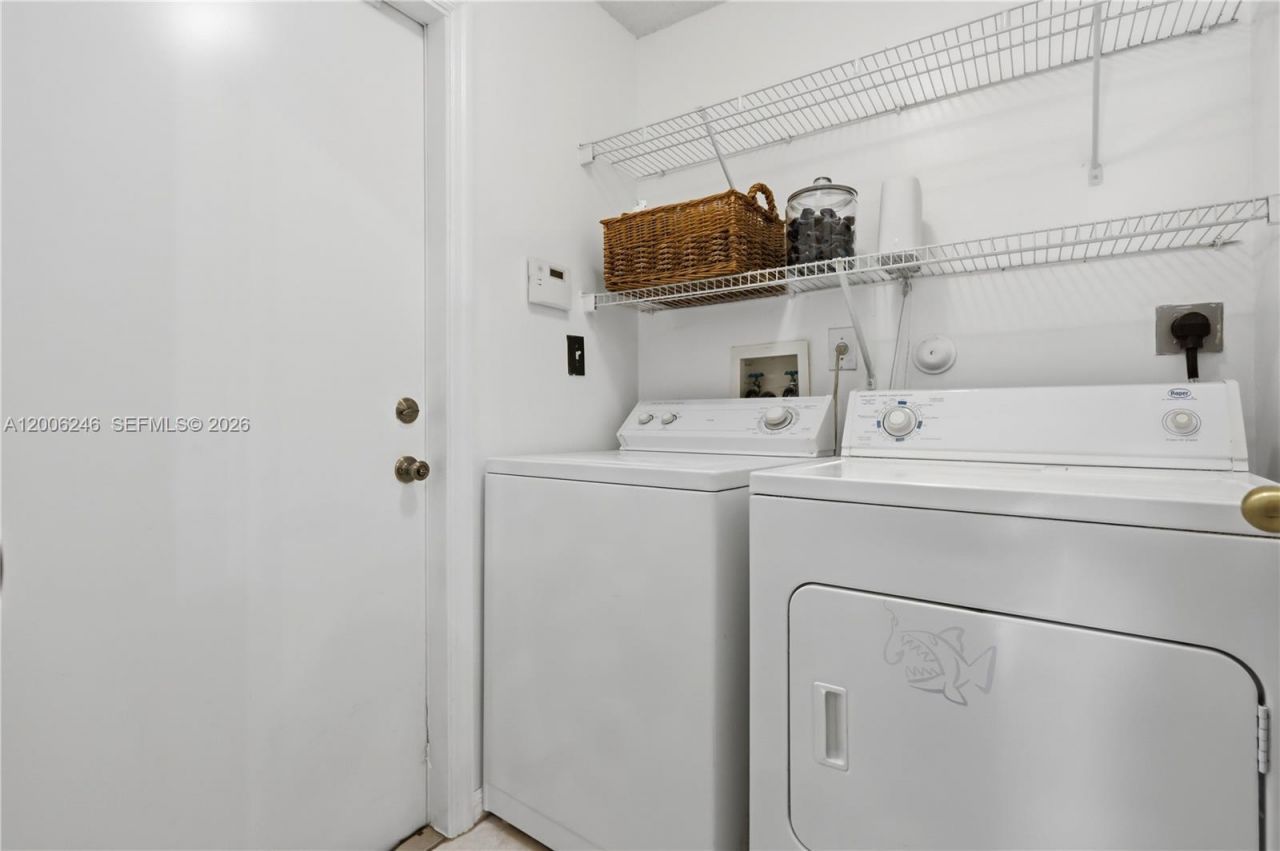 16284 NW 24th St, Pembroke Pines, FL 33028 Photo