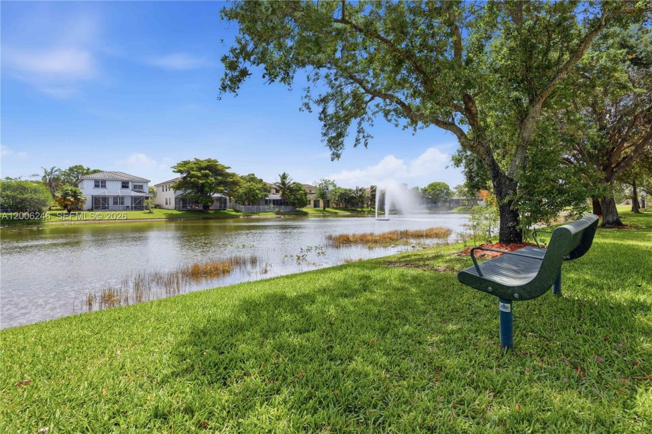 16284 NW 24th St, Pembroke Pines, FL 33028 Photo
