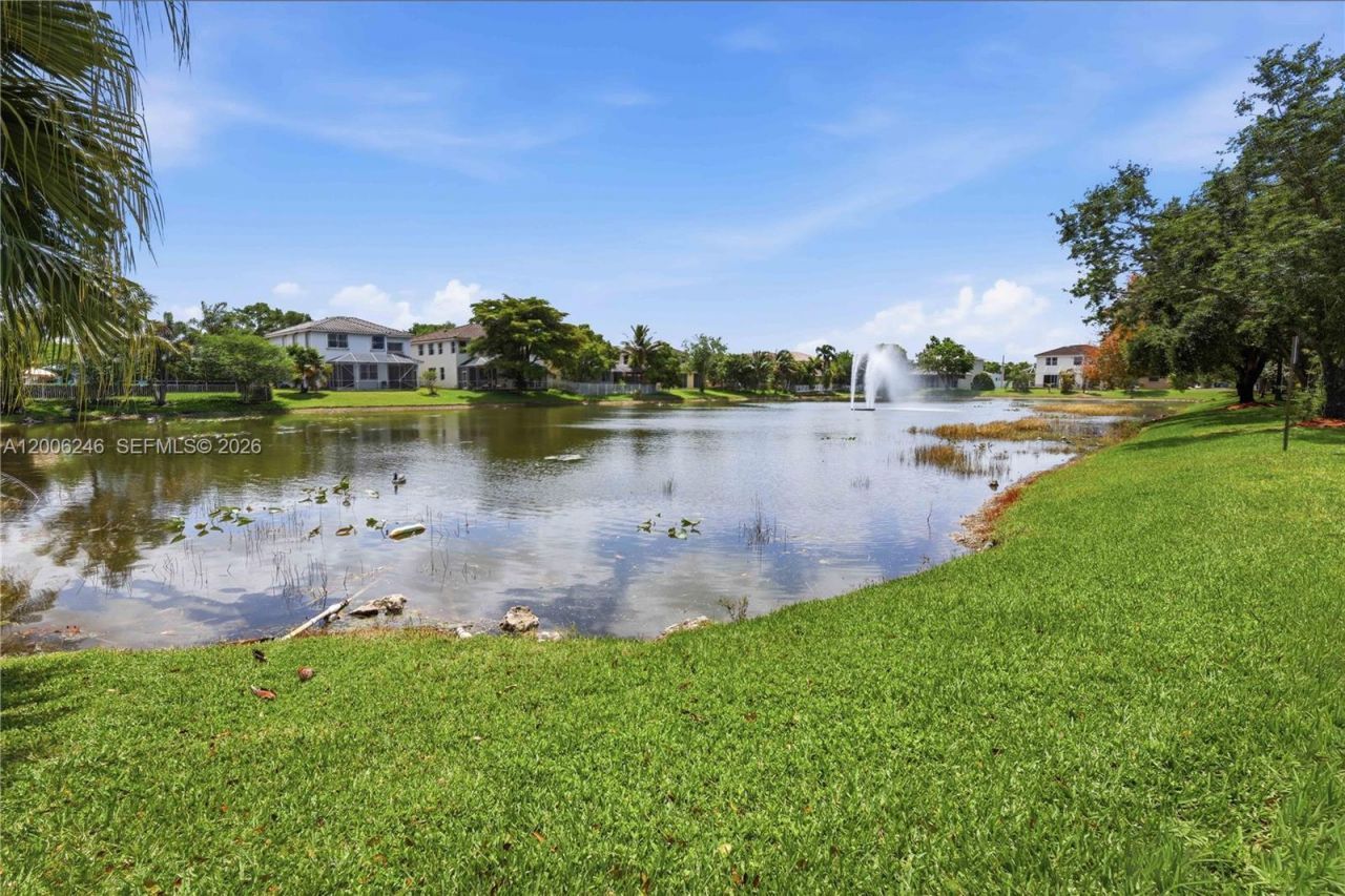16284 NW 24th St, Pembroke Pines, FL 33028 Photo